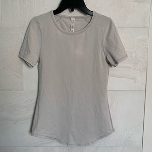 Lululemon short sleeve shirt